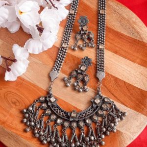 Long Black polish Necklace